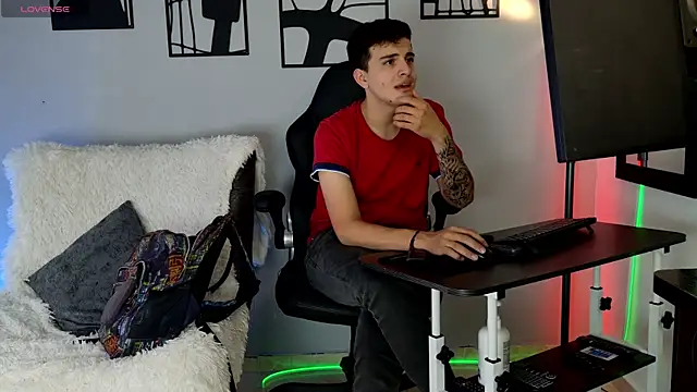 Snapshot of nico_pelusa chatting on February 27, 9:48 pm nico pelusa online show from February 27, 9:48 pm