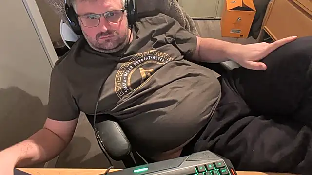 Snapshot of hainorswe chatting on February 26, 11:48 pm hainorswe online show from February 26, 11:48 pm