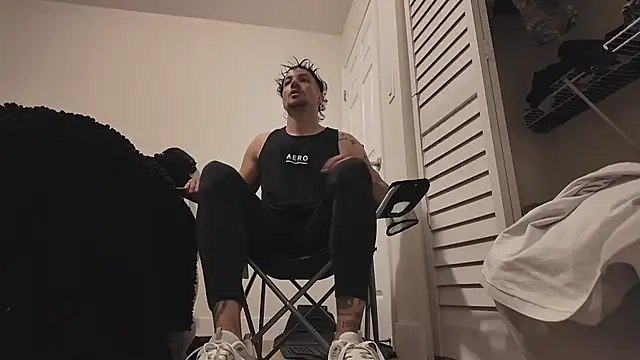 Snapshot of Alejandrosolerxxx chatting on February 24, 1:14 am Alejandrosolerxxx online show from February 24, 1:14 am