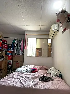 pocahontas hotty online show from April 22, 5:25 pm