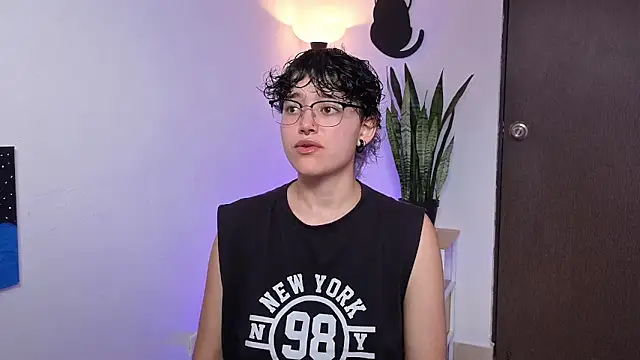 Snapshot of jeroharper_ chatting on April 14, 7:31 pm jeroharper online show from April 14, 7:31 pm