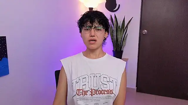 Snapshot of jeroharper_ chatting on April 15, 9:26 pm jeroharper online show from April 15, 9:26 pm