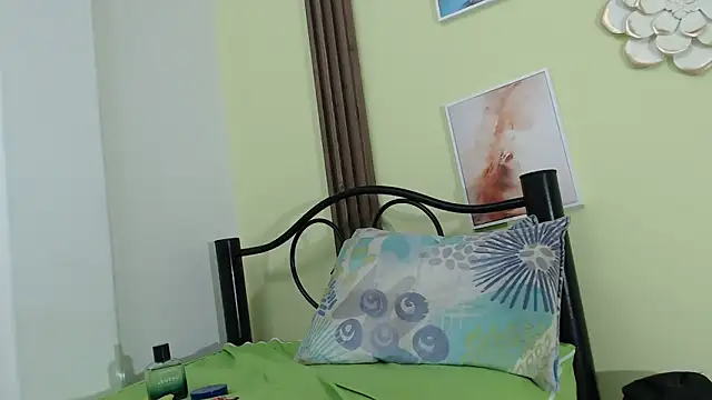 skinnysexy18 online show from May 26, 2:24 pm