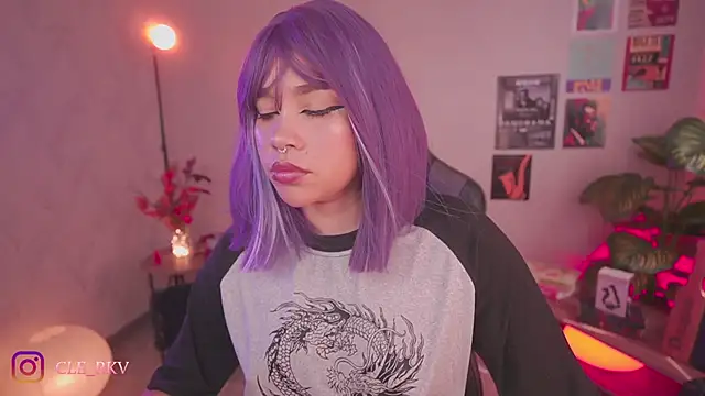 violette clerk1  online show from April 14, 7:31 pm