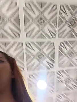 Snapshot of Valeriee1 chatting on February 22, 10:52 pm Valeriee1 online show from February 22, 10:52 pm