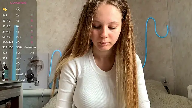 VictoriaDeese online show from June 26, 3:33 am