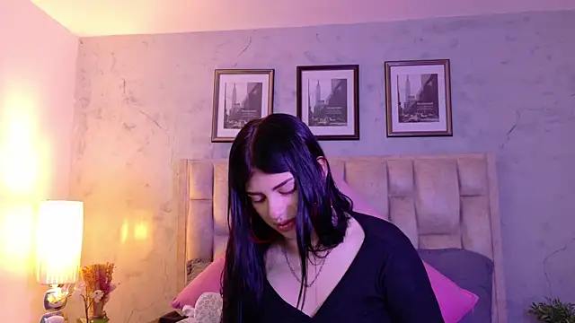 Snapshot of IsabellaRossi chatting on May 14, 11:28 am IsabellaRossi online show from May 14, 11:28 am