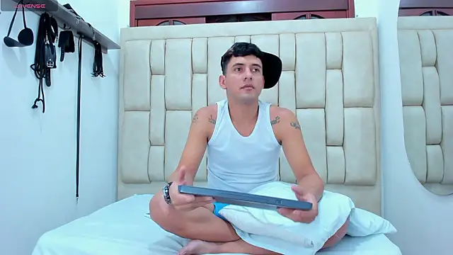 Snapshot of STEVEN_OS chatting on March 4, 9:04 am STEVEN OS online show from March 4, 9:04 am