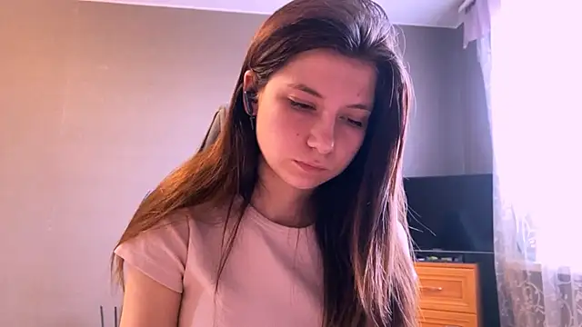 LunnaBliss online show from April 7, 2:06 pm