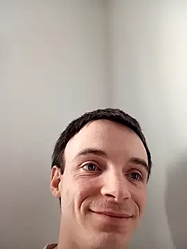 thom7246 online show from March 31, 9:21 am