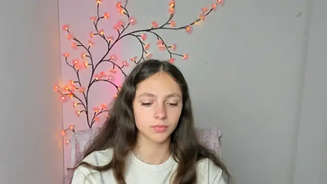 KissMeJulia online show from July 4, 5:35 am
