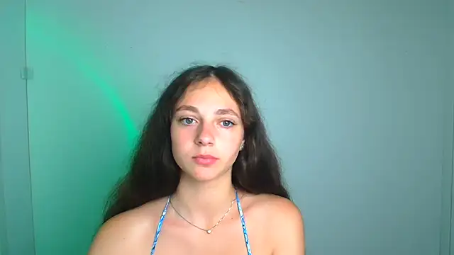 KissMeJulia online show from August 3, 6:01 am