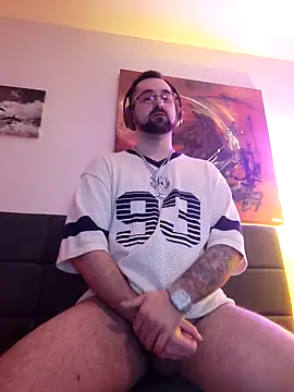 Snapshot of LargeLith chatting on February 28, 9:49 pm LargeLith online show from February 28, 9:49 pm