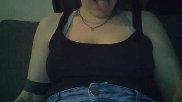 Snapshot of Geileboef28 chatting on February 21, 6:53 pm Geileboef28 online show from February 21, 6:53 pm