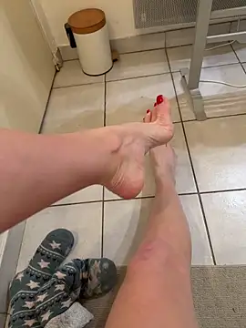 Frenchgirl45 online show from March 5, 1:23 am