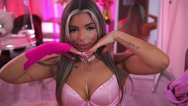 CrisstyBlair online show from April 24, 9:12 am