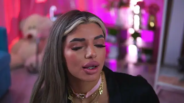 CrisstyBlair online show from April 25, 9:56 am