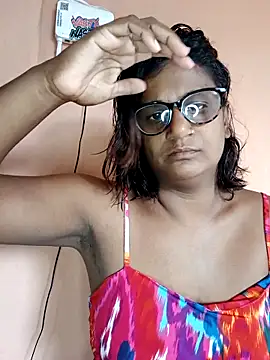 indianstrawberrylips4u online show from February 18, 5:47 am