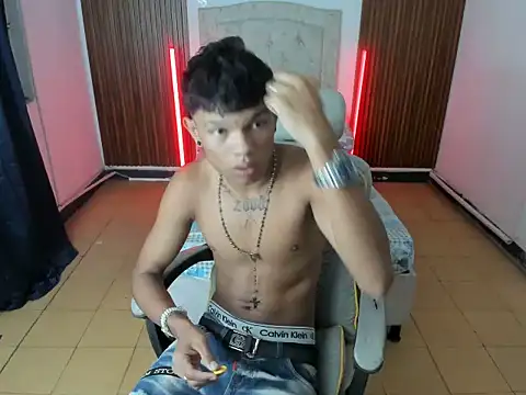 Snapshot of juan_mhata chatting on June 10, 12:44 am juan mhata online show from June 10, 12:44 am