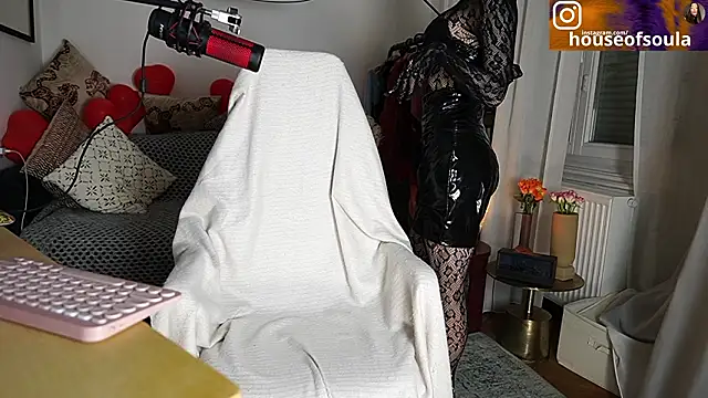 supreme dominatrix online show from March 12, 9:43 pm