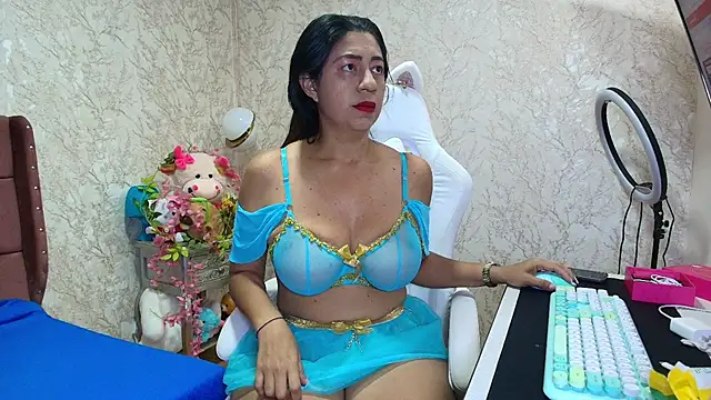 SelinaRussell online show from May 8, 1:44 am
