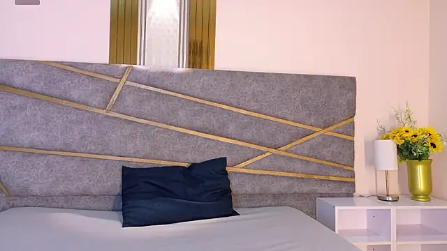 Snapshot of Blue_MoonXXX chatting on February 23, 7:33 pm Blue MoonXXX online show from February 23, 7:33 pm