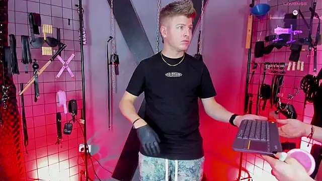 Snapshot of MrJustin_Brianna_BDSM chatting on February 21, 6:53 pm MrJustin Brianna BDSM online show from February 21, 6:53 pm