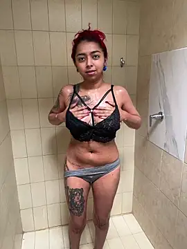 Snapshot of poyson_ivy chatting on February 23, 9:34 pm poyson ivy online show from February 23, 9:34 pm