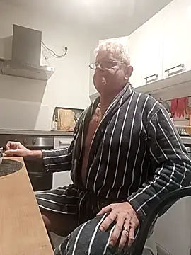 olivbisoumis online show from February 21, 5:41 am