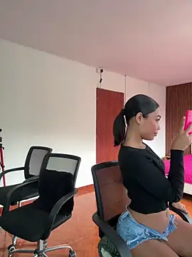 Snapshot of kali_rousse chatting on February 25, 12:48 pm kali rousse online show from February 25, 12:48 pm