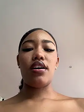 kali rousse online show from April 14, 12:22 pm