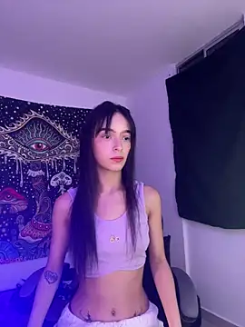 Snapshot of megan_sol chatting on February 24, 1:03 am megan sol online show from February 24, 1:03 am