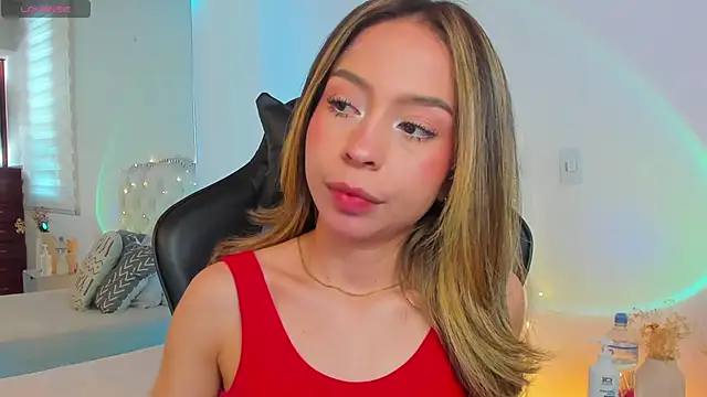 Snapshot of LuuluBerry chatting on February 28, 3:02 pm LuuluBerry online show from February 28, 3:02 pm