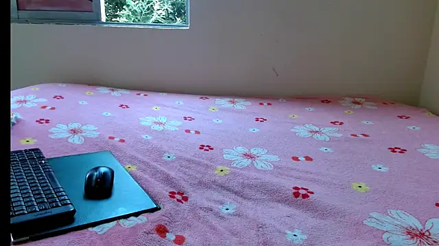 valkahot20 online show from March 21, 2:31 pm