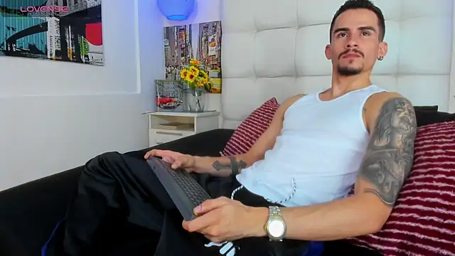 SharonTygaX online show from April 18, 3:54 am