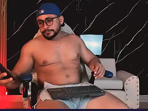 Snapshot of Cronos_Shong chatting on June 28, 3:23 am Cronos Shong online show from June 28, 3:23 am