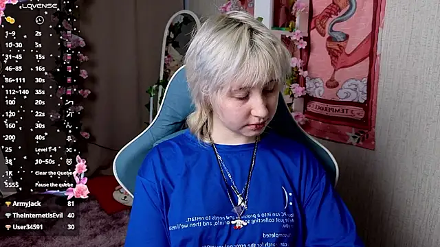 Snapshot of May_leaf chatting on February 24, 1:36 am May leaf online show from February 24, 1:36 am