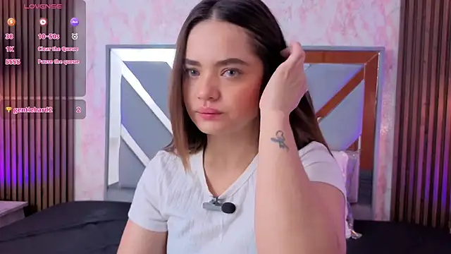 LittleeSara18 online show from March 23, 11:14 am