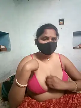 Snapshot of Meena73 chatting on February 20, 2:50 pm Meena73 online show from February 20, 2:50 pm