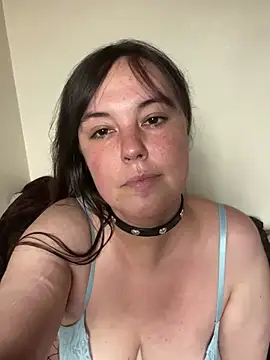 Snapshot of h_oney4411 chatting on July 12, 6:43 pm h oney4411 online show from July 12, 6:43 pm