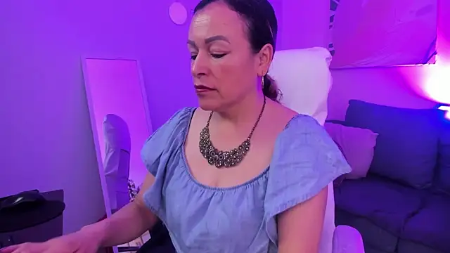 Ivonne 4 online show from April 2, 12:58 pm