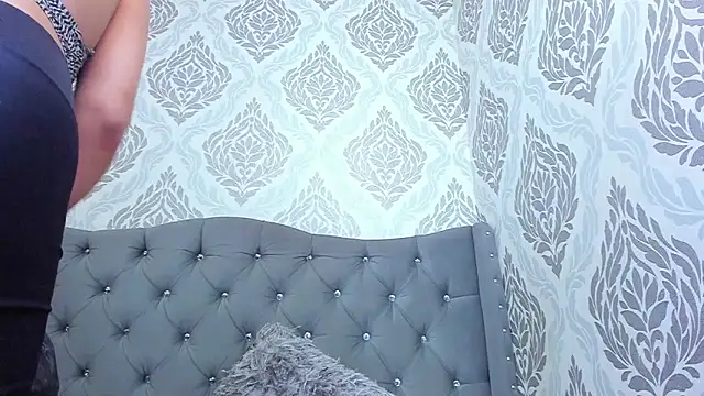 Evaalux online show from April 9, 3:06 am