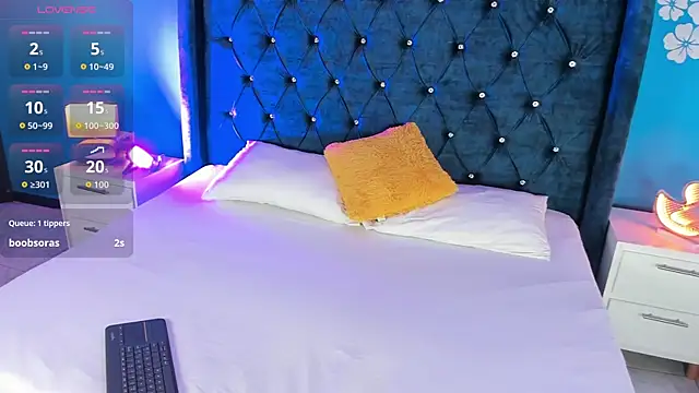 Snapshot of laurasmith_ chatting on March 1, 11:34 am laurasmith online show from March 1, 11:34 am