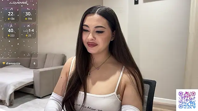 Snapshot of Sweet_BerryBabe chatting on June 19, 10:35 pm Sweet BerryBabe online show from June 19, 10:35 pm