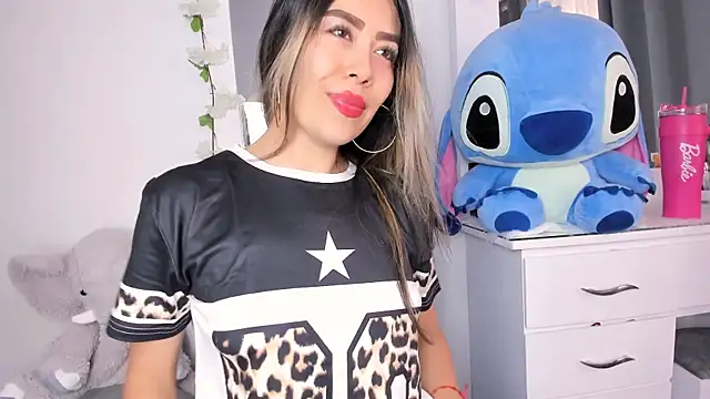 Snapshot of Ariana-Cobos chatting on May 22, 9:31 pm Ariana-Cobos online show from May 22, 9:31 pm
