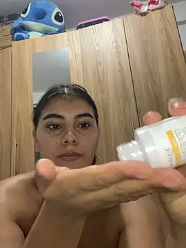 Snapshot of Alara_Key chatting on February 27, 5:24 pm Alara Key online show from February 27, 5:24 pm