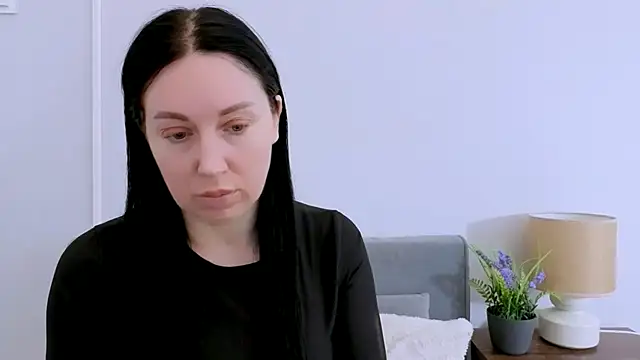 MiaFair online show from April 7, 3:23 pm