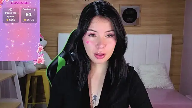 Snapshot of Kylia_a chatting on April 30, 1:28 pm Kylia a online show from April 30, 1:28 pm