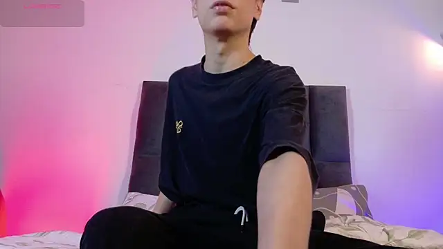 lui x dust online show from May 24, 3:33 am