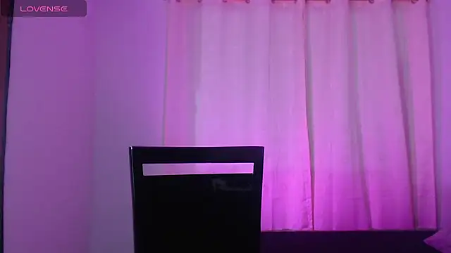 Snapshot of _Moon_rose chatting on February 25, 1:32 pm Moon rose online show from February 25, 1:32 pm